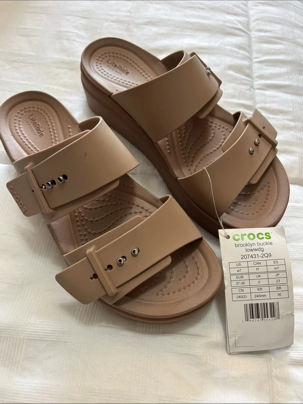 NWT CROCS Brooklyn Buckle Platform Slide - Tan size 7 - Picture 1 of 4